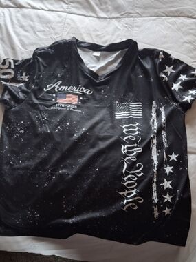 Black Patriotic America Graphic Tee with Flag